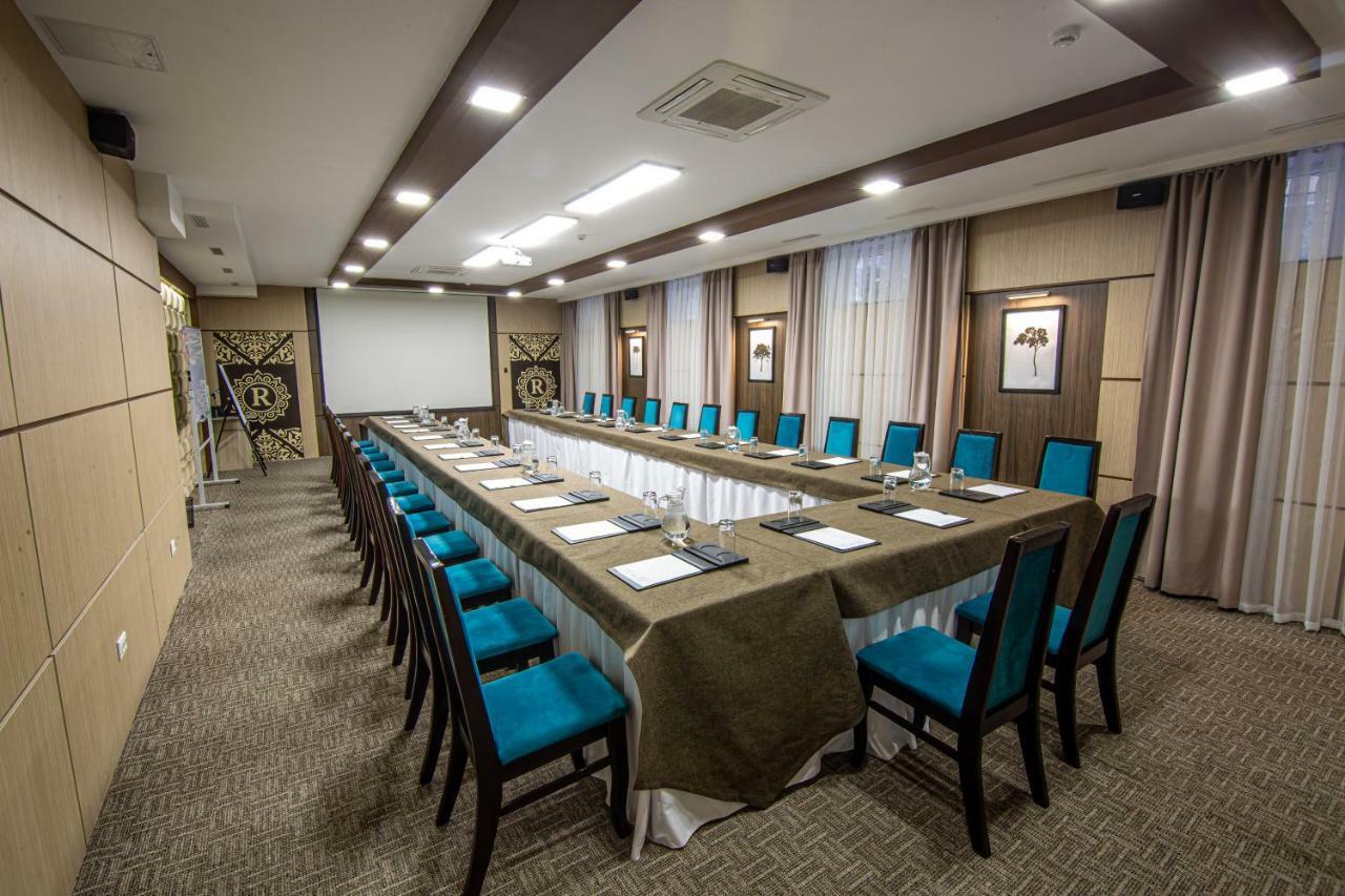 Rayan Hotel オシ エクステリア 写真