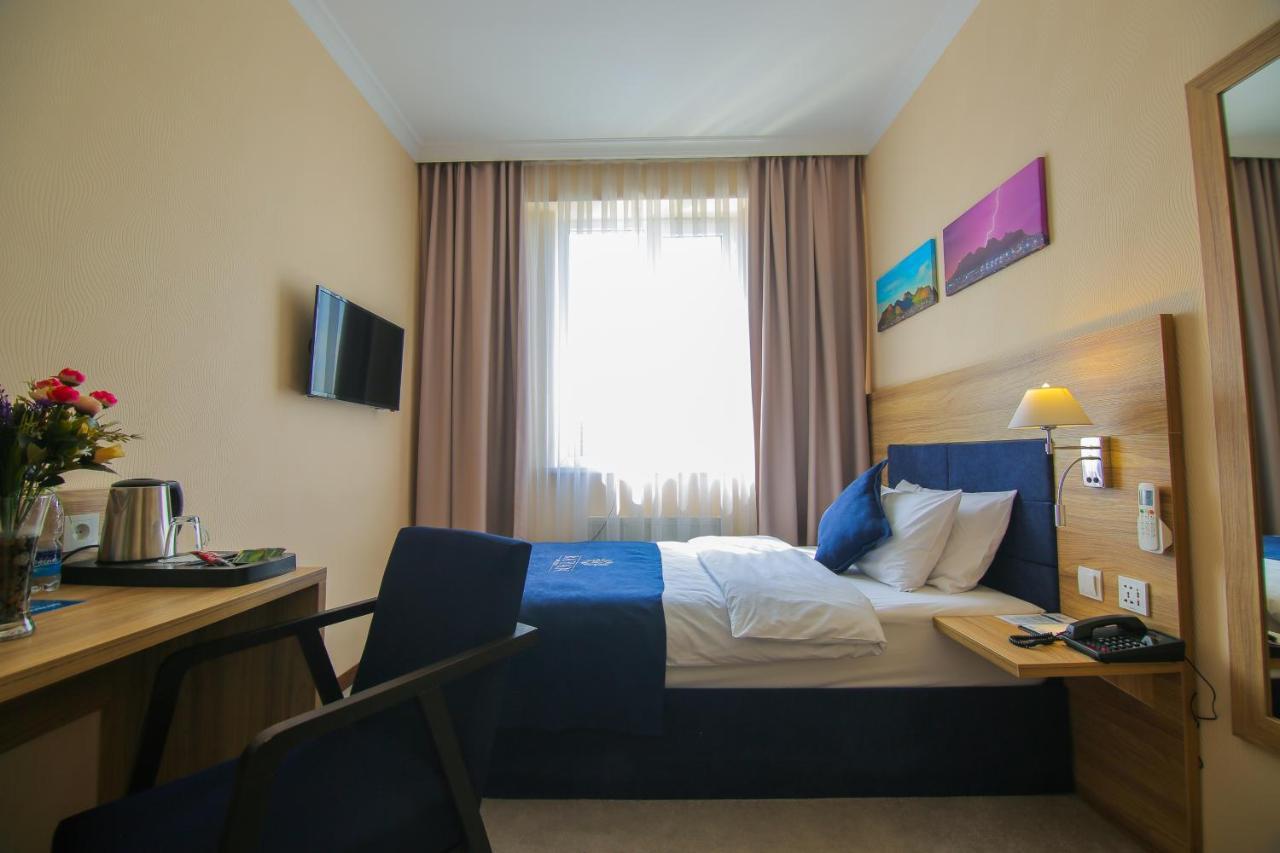 Rayan Hotel オシ エクステリア 写真